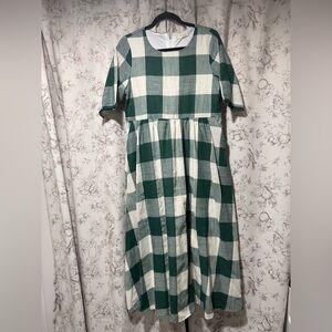 Roolee Mom Green and White Plaid Breastfeeding Dress